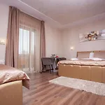Dunaj 3*