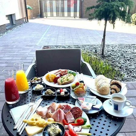 Dunaj Konukevi 3*