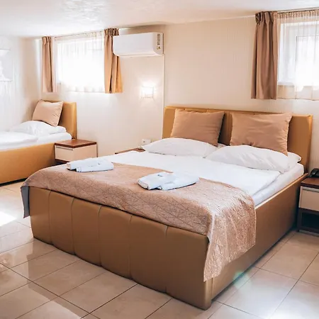 Dunaj Πανσιόν